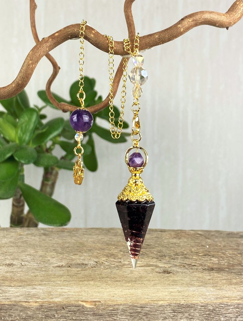 Pendel, Orgonit med Granat och guldfärgad kedja