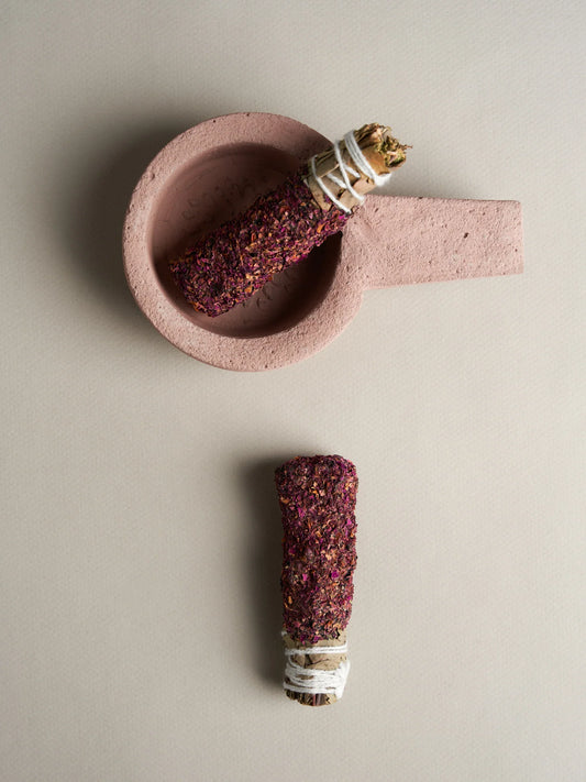 Sahumítos - Smudge stick med Rosor