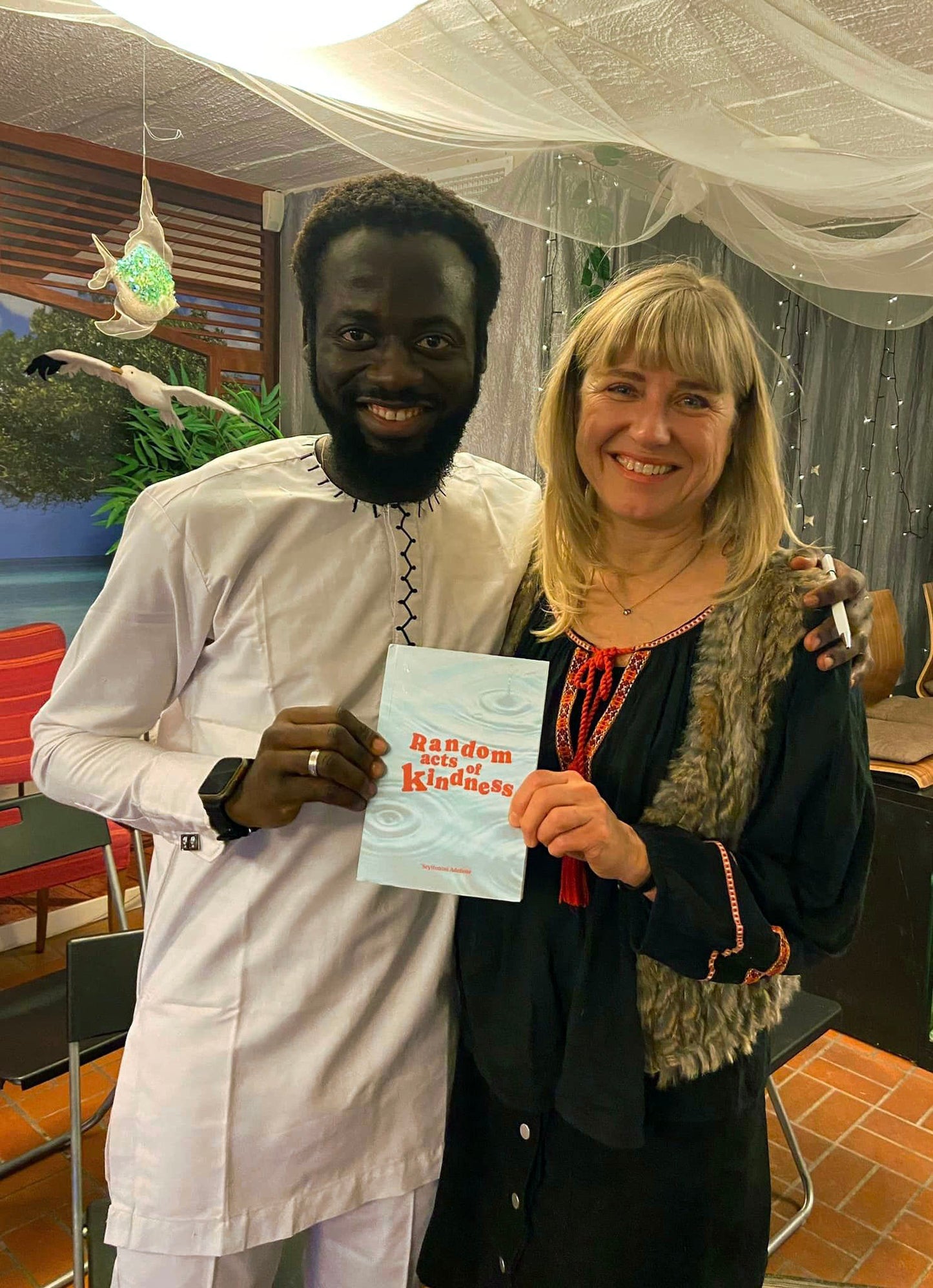 Oväntade Vänliga Handlingar - På Svenska - av 'Seyinfunmi Adebote