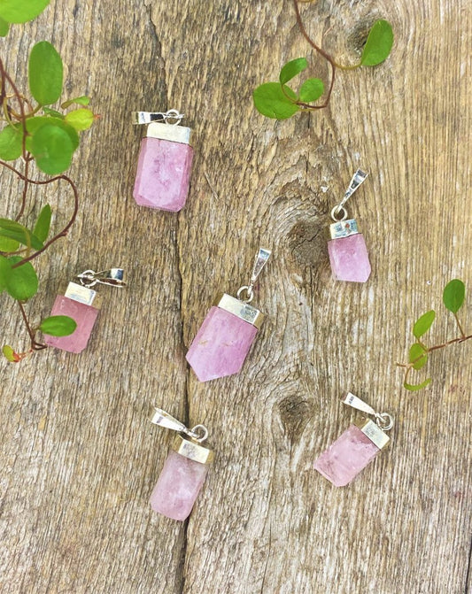 Hänge i äkta Silver, med Morganit