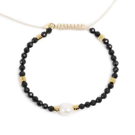 Armband med onyx och sötvattenpärla, A&C Oslo