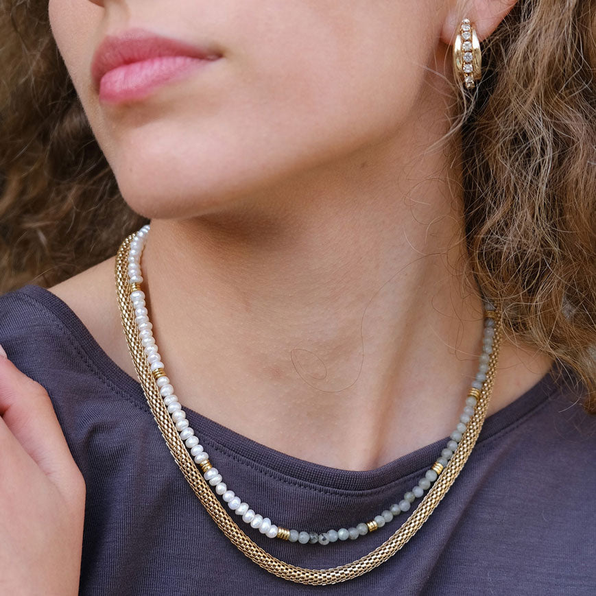 Kort halsband med med Labradorit och Sötvattenpärlor, A&C Oslo