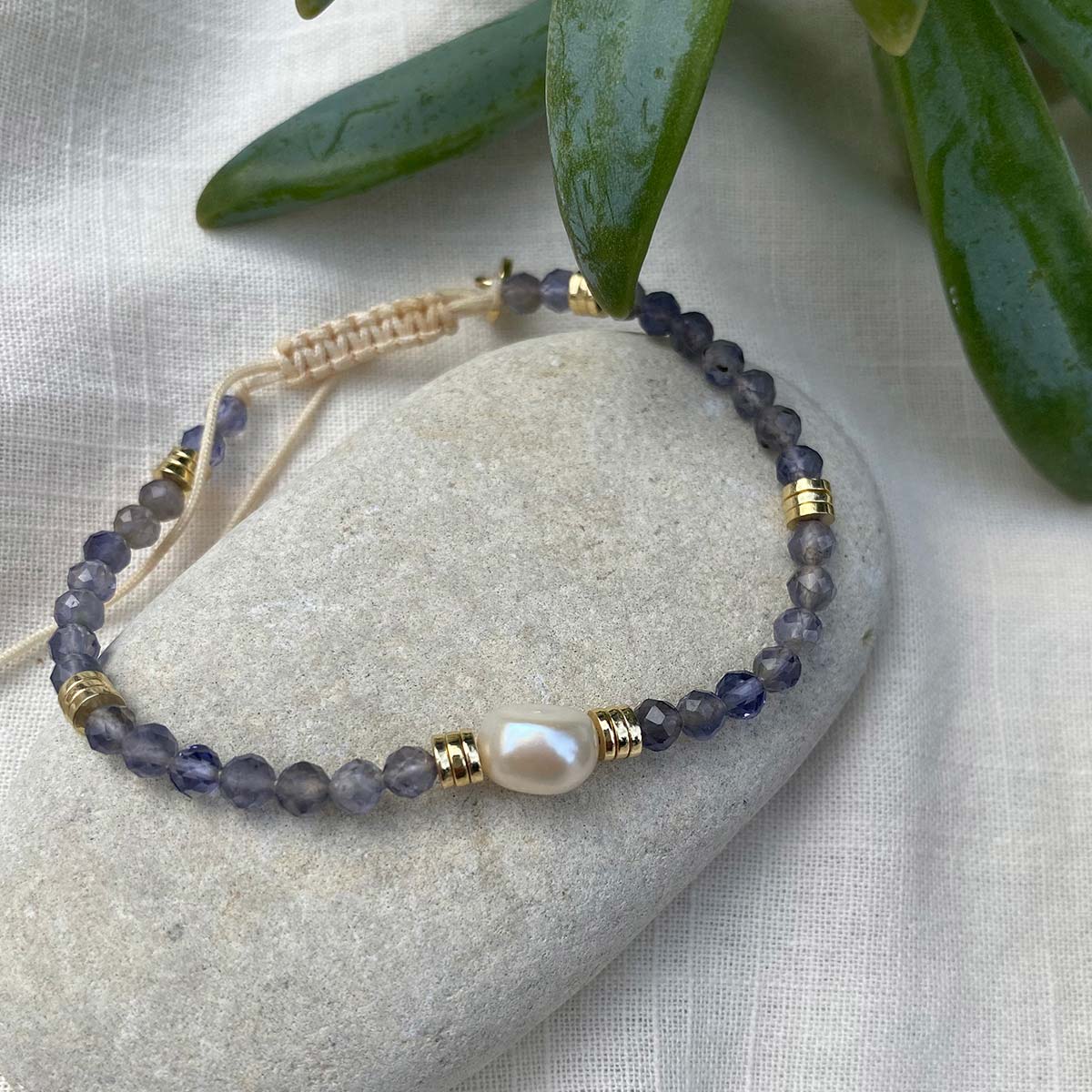 Armband med Labradorit och Sötvattenpärla, A&C Oslo